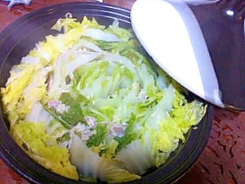 白菜と豚バラ肉のぐるぐる巻き巻きタジン